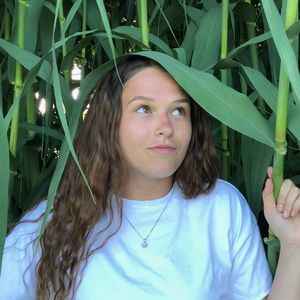 Meet your Posher, Alexis